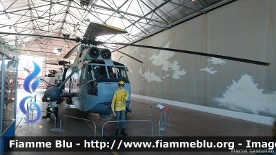 Sikorsky SH-3D
Marina Militare Italiana
Esposto al Museo del Volo "Volandia"
MM 5021N
6-20
Parole chiave: Sikorsky SH-3D MM5021N 6-20 Elicottero