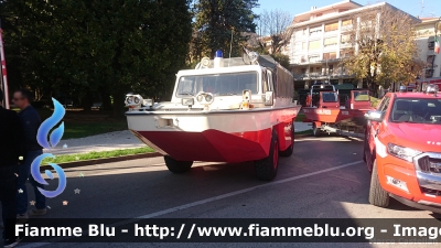 Fiat 6640 AMDS
Vigili del Fuoco
Comando Provinciale di Treviso
Colonna Mobile Regionale Veneto
VF 10511
Parole chiave: Fiat 6640_AMDS VF10511 Inaugurazione_Caserma_VVF_Vittorio_Veneto_2018