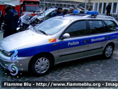 Fiat Marea Weekend II serie
Polizia Municipale Napoli
Codice Automezzo: 100
Parole chiave: Fiat Marea_Weekend_IIserie