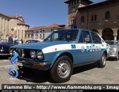 Alfa Romeo Alfetta II serie
Polizia di Stato
Polizia Stradale
Esemplare esposto presso il Museo delle auto della Polizia di Stato
POLIZIA 53315
Parole chiave: Alfa-Romeo Alfetta_IIserie POLIZIA53315