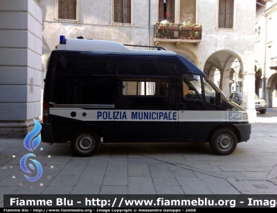 Fiat Ducato II serie
Polizia Locale
Comune di Montagnana
Allestimento ELEVOX
-versione d'origine-
Parole chiave: Fiat Ducato_IIserie Polizia_Locale_Montagnana Veneto