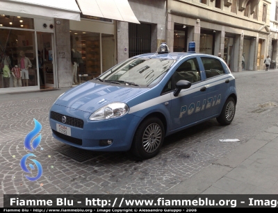Fiat Grande Punto
Polizia di Stato
Questura di Padova
Polizia F7183

Parole chiave: Fiat Grande_Punto PoliziaF7183