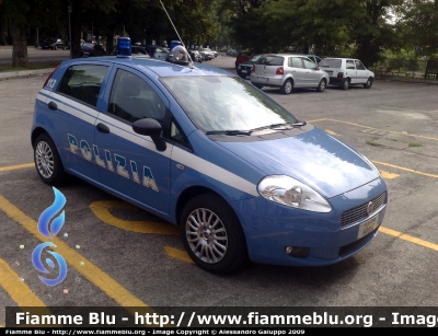 Fiat Grande Punto
Polizia di Stato
Compartimento Polizia Ferroviaria di Verona
POLIZIA H0098

Parole chiave: Fiat_Grande_Punto_Polizia
