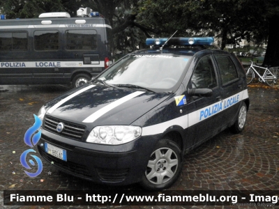 Fiat Punto III serie
Polizia Locale 
Verona
POLIZIA LOCALE YA 835 AC
Parole chiave: Fiat Punto_IIIserie POLIZIALOCALEYA835AC