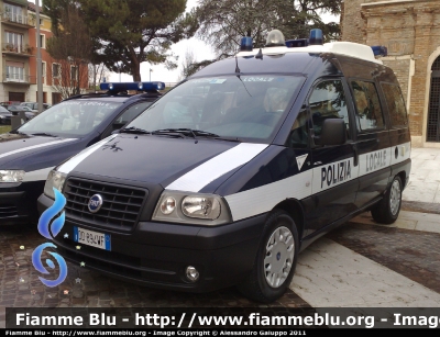 Fiat Scudo III serie
Polizia Locale
Legnago (VR)
Ufficio Mobile
Allestimento Elevox
Parole chiave: Fiat Scudo_IIIserie Polizia_Locale Legnago 