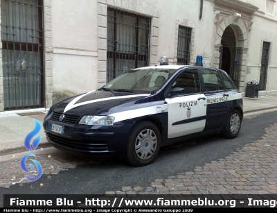 Fiat Stilo II serie
Corpo Polizia Municipale di Trento - Monte Bondone
Equipaggiata con sistema Lojack
Parole chiave: Fiat Stilo_IIserie PM_Trento