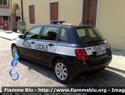 Fiat Stilo III serie
Polizia Locale
Badia Polesine (RO)
- variante con minibarra "Suprema" La Sonora -
Parole chiave: Fiat Stilo_IIIserie PL_Badia_Polesine
