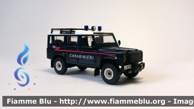 Land Rover Defender 110
Carabinieri
Soccorso Alpino
Modello in scala 1/87
Elaborazione su base Busch 50361 
Parole chiave: Land-Rover Defender_110