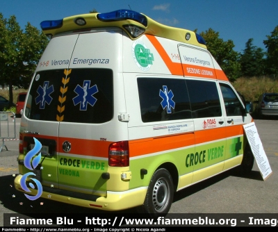 Volkswagen Transporter T5
P.A.V. Croce Verde Verona
Sezione "Lessinia" - Cerro Veronese
Allestimento Ambulanz Mobile
"Hornis Blue"
46
Parole chiave: Volkswagen Transporter_T5 Ambulanza