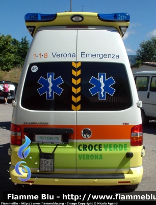 Volkswagen Transporter T5
P.A.V. Croce Verde Verona
Sezione "Lessinia" - Cerro Veronese
Allestimento Ambulanz Mobile
"Hornis Blue"
46
Parole chiave: Volkswagen Transporter_T5 Ambulanza