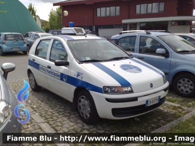 Fiat Punto II serie
Polizia Locale
Città Mandamento - piccoli comuni (GO)
Livrea Polizia Municipale
Parole chiave: fiat punto_IIserie