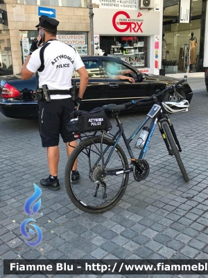 Bicicletta
Κυπριακή Δημοκρατία - Republic of Cyprus - Cipro
Αστυνομία Κύπρου - Kıbrıs Polisi
