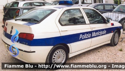 Alfa Romeo 146
Polizia Municipale
Corpo unico di Polizia Municipale Argenta-Portomaggiore-Voghiera-Masi Torello (FE)
Parole chiave: Alfa-Romeo 146