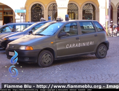 Fiat Punto I serie
Carabinieri
PM Esercito Italiano
Autovettura in servizio presso la Caserma della Brigata Corazzata Ariete
Parole chiave: Fiat Punto Carabinieri_Esercito EIAF375