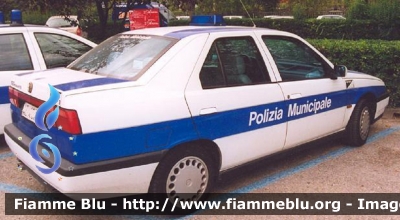 Alfa Romeo 155
Polizia Municipale Ferrara
Parole chiave: Alfa-Romeo 155