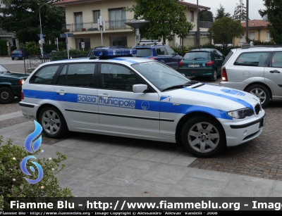 Bmw Serie 3 E46 Touring II serie
PM Buja (UD). Vettura originariamente appartenente alla Polizia Autostradale.
Parole chiave: Bmw Serie_3_E46_Touring_IIserie PM Buja Friuli_Venezia_Giulia