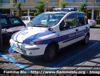 Fiat Multipla I serie
Polizia Municipale Unione Terre di Castelli (MO)
Vettura del Comune di Castelnuovo Rangone
Parole chiave: Fiat Multipla_Iserie