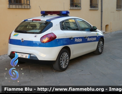 Fiat Nuova Bravo
Polizia Municipale Cervia
POLIZIA LOCALE YA 275 -276 AB

Parole chiave: Fiat NUova_Bravo PM cervia polizia_locale_ya275ab_ya276ab emilia_romagna