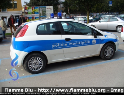 Fiat Grande Punto 3 porte
PM Fontanafredda (PN)
Parole chiave: Fiat Grande_punto Polizia_Municipale Fontanafredda