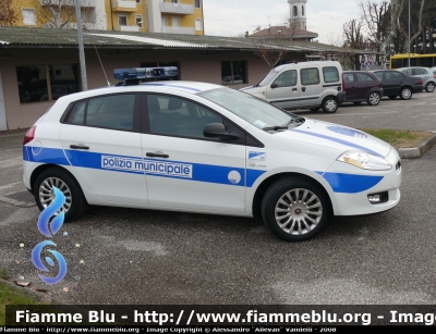 Fiat Nuova Bravo
PM Medio Friuli.
Parole chiave: Fiat Nuova_Bravo PM Medio_Friuli Codroipo Friuli_Venezia_Giulia