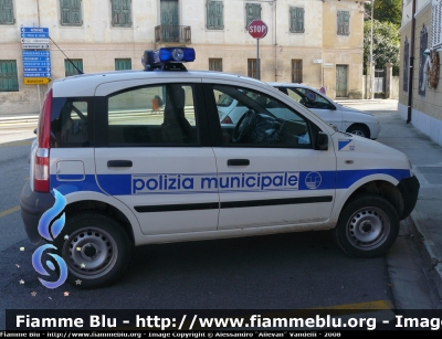 Fiat Nuova Panda 4x4
PM Pavia di Udine
Parole chiave: Fiat Nuova_panda_4x4 PM Pavia_di_Udine