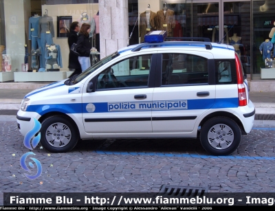 Fiat Nuova Panda (Alfa 3-4-5-6)
Polizia Municipale Pordenone - Roveredo
Parole chiave: Fiat Nuova_Panda Polizia_Municipale Pordenone