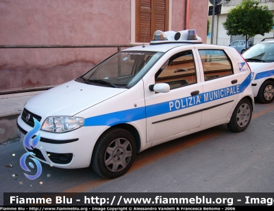 Fiat Punto III serie
PM Pozzallo
Parole chiave: Fiat Punto_IIIserie Pozzallo Sicilia