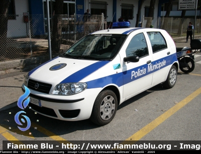 Fiat Punto III serie
PM Riccione
Parole chiave: Fiat Punto_IIIserie PM Riccione emilia_romagna