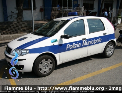 Fiat Punto III serie
PM Riccione
Parole chiave: Fiat Punto_IIIserie PM Riccione emilia_romagna