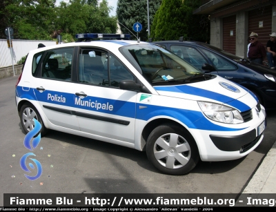Renault Megane Scenic II serie
Polizia Municipale San Lazzaro di Savena (BO)
Parole chiave: Renault Megane_Scenic_IIserie