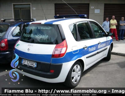 Renault Megane Scenic II serie
Polizia Municipale San Lazzaro di Savena (BO)
Parole chiave: Renault Megane_Scenic_IIserie
