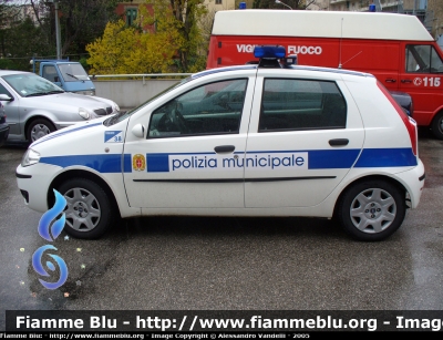 Fia Punto III serie
PM Trieste
Parole chiave: Fiat Punto_IIIserie PM Trieste
