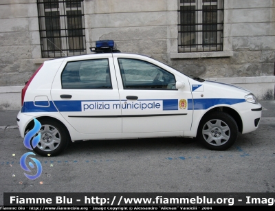 Fiat Punto III serie
PM Trieste
Parole chiave: Fiat Punto_IIIserie PM Trieste