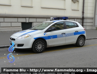 Fiat Nuova Bravo
Polizia Locale Udine
Livrea Polizia Municipale
Parole chiave: Fiat nuova Bravo polizia_locale pm udine friuli_venezia_giulia polizia_municipale
