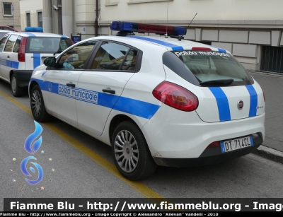 Fiat Nuova Bravo
Polizia Locale Udine
Livrea Polizia Municipale
Parole chiave: Fiat nuova Bravo polizia_locale pm udine friuli_venezia_giulia polizia_municipale