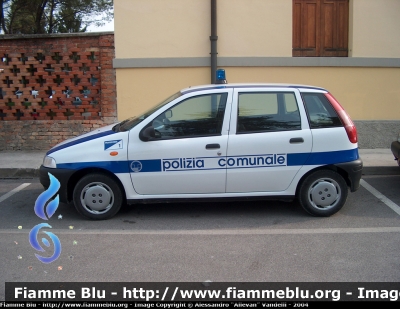 Fiat Punto I serie
PM Sile (Pravisdomini 01): Livrea Polizia Comunale.
Parole chiave: Fiat Punto_Iserie PM Sile Pravisdomini Friuli_Venezia_Giulia