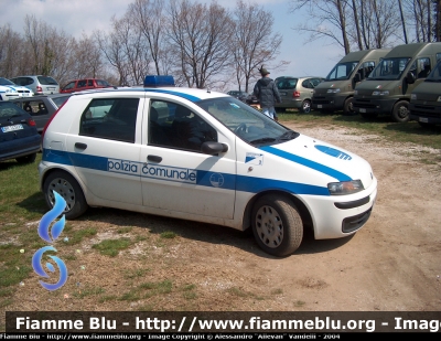 Fiat Punto II serie
PM Comunità Collinare del Friuli. Livrea Polizia Comunale.
Parole chiave: Fiat Punto_IIserie PM San Daniele