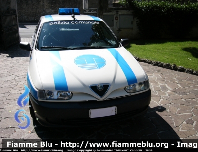 Alfa Romeo 146 I serie
PM Torre Judrio Natisone (UD). Livrea Polizia Comunale.
Parole chiave: Alfa_Romeo 146_Iserie Polizia_Municipale San Giovanni_al_Natisone