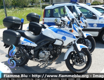 Suzuki V-Storm
PM Pordenone (M1 - M2)
Motocicli acquistati in sostituizione delle BMW RT, sono assegnate all'unità Territoriale
Parole chiave: Suzuki V-Storm PM Pordenone Friuli_Venezia_Giulia