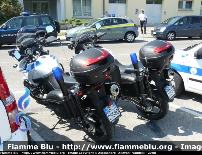 Suzuki V-Storm
PM Pordenone (M1 - M2)
Motocicli acquistati in sostituizione delle BMW RT, sono assegnate all'unità Territoriale
Parole chiave: Suzuki V-Storm PM Pordenone Friuli_Venezia_Giulia