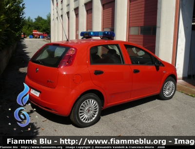 Fiat Grande Punto
Vigili del Fuoco
Appena consegnata, manca ancora la livrea
Parole chiave: Fiat Grande_Punto VVF Autovetture