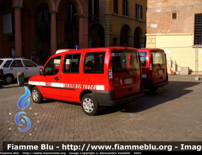 Fiat Doblò I serie
Versione del Fiat Doblò con lampeggiante fisso e a 4 porte
Parole chiave: Fiat Doblò_Iserie VF"7222_VF27224