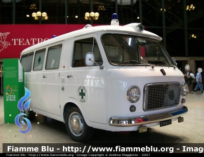 Fiat 238
Croce Verde Torino
Ambulanza d'epoca
Parole chiave: Fiat_238 Piemonte Ambulanza (TO)
