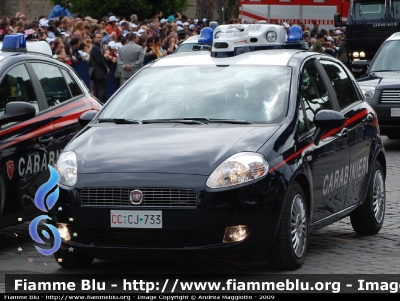 Fiat Grande Punto
Carabinieri
dotata del nuovo sistema EVA
n° aereo 03
CC CJ 733
Parole chiave: Fiat_Grande_Punto_Festa_della_Repubblica_2009 