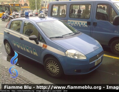 Fiat Grande Punto
Polizia di Stato
Polizia Ferroviaria
Stazione di Bologna C.le
POLIZIA F8529
Parole chiave: Fiat Grande-Punto_Polizia Ferroviaria_PoliziaF8529