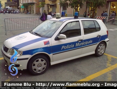 Volkswagen Polo III serie restyle
Polizia Municipale Castel Bolognese (RA)
Parole chiave: Volkswagen Polo_IIISerie_restyle Polizia Municipale_Castel Bolognese