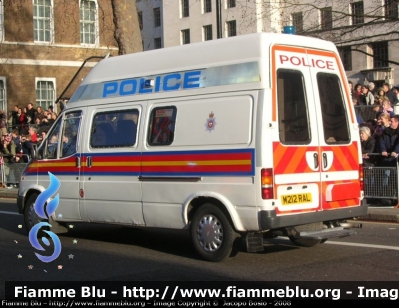 Ford Transit IV serie
Great Britain - Gran Bretagna
Automezzo fuori servizio della polizia londinese
Parole chiave: Ford Transit_IVserie London_Police Gran_Gretagna