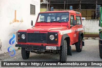 Land Rover Defender 90
Vigili del Fuoco
Comando Provinciale di Torino
Distaccamento Permanente di Susa
VF 19457
Parole chiave: Land-Rover Defender_90 santa_barbara_2019 VF19457