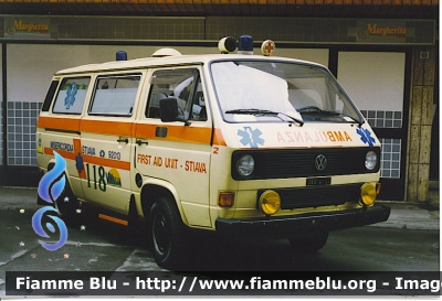 Volkswagen Transporter T3
Misericordia Stiava (LU)
Ambulanza allestimento F.lli Mariani
Num. 2  in servizio dal 05/06/1985 al 30/09/2001
LU 389141
Parole chiave: Volkswagen Transporter_T3 ambulanza
