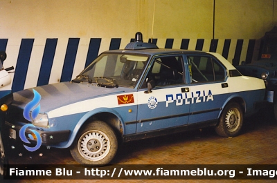 Alfa-Romeo Alfetta IV serie
Polizia di Stato
Reparto Mobile
Parole chiave: Alfa-Romeo Alfetta _IVserie
